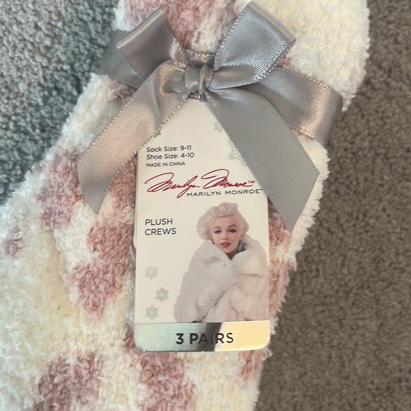 Marilyn Monroe plush crew socks - Picture 2 of 4